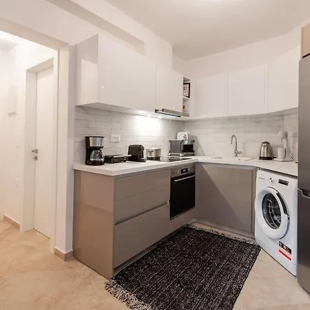 Apartament Rhodes Center *