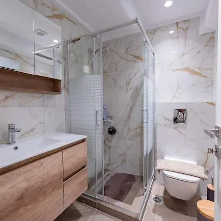 Rhodes Center Apartment