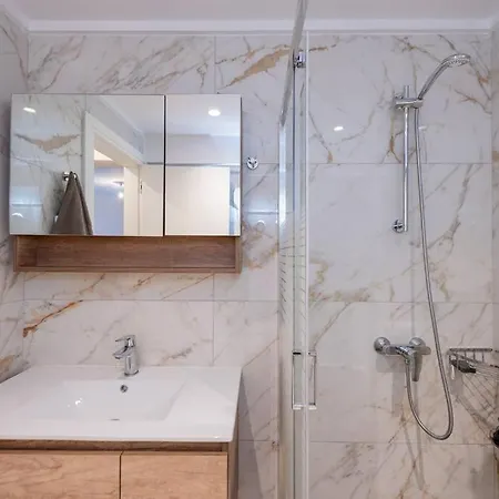 Rhodes Center Apartment *